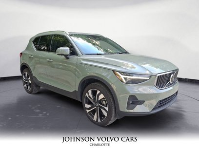 New 2025 Volvo XC40 B5 Ultra w/ Climate Package