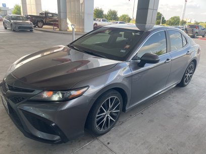 Used 2021 Toyota Camry SE w/ Carpet Mat Package (TMS)