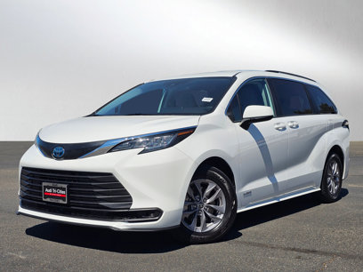 Used 2021 Toyota Sienna LE