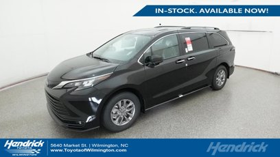 New 2025 Toyota Sienna XLE