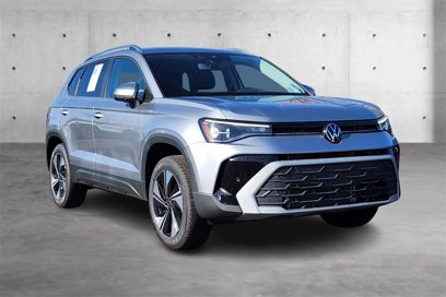 New 2025 Volkswagen Taos SE