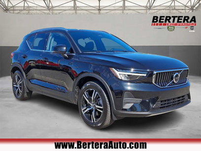 Used 2025 Volvo XC40 B5 Core