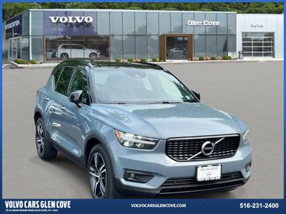 Certified 2022 Volvo XC40 T5 R-Design w/ Climate Package