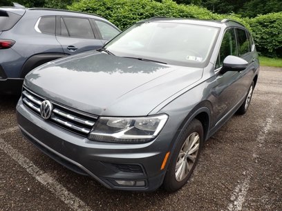 Used 2018 Volkswagen Tiguan SE w/ Panoramic Sunroof Package