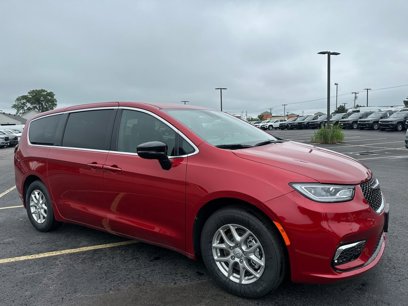 New 2025 Chrysler Pacifica Select