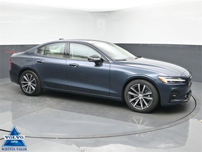 Used 2022 Volvo S60 B5 Momentum