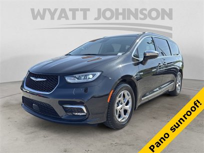 Used 2023 Chrysler Pacifica Limited