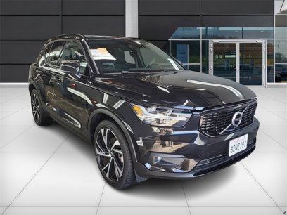 Used 2022 Volvo XC40 T5 R-Design w/ Climate Package