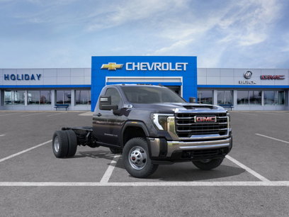 New 2025 GMC Sierra 3500 Pro w/ Convenience Package