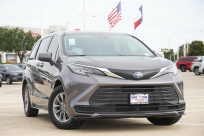 Used 2021 Toyota Sienna LE