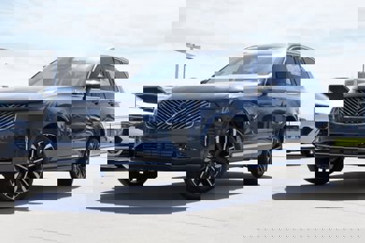 New 2025 Volvo XC90 T8 Plus w/ Protection Package Premier