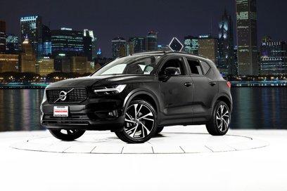 Used 2022 Volvo XC40 T5 R-Design w/ Advanced Package