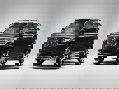 Used 2018 Volvo XC90 T6 Momentum w/ Convenience Package