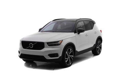 Certified 2022 Volvo XC40 T5 R-Design w/ Advanced Package