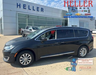 Used 2018 Chrysler Pacifica Touring-L