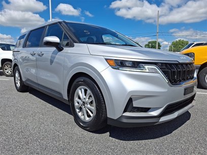 Used 2022 Kia Carnival LX w/ Paint Protection Package