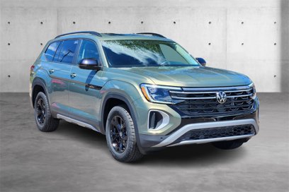 New 2025 Volkswagen Atlas Peak Edition SE