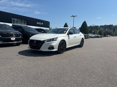 Used 2022 Nissan Altima 2.5 SR w/ Midnight Edition Package