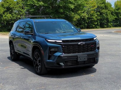Used 2025 Chevrolet Traverse RS