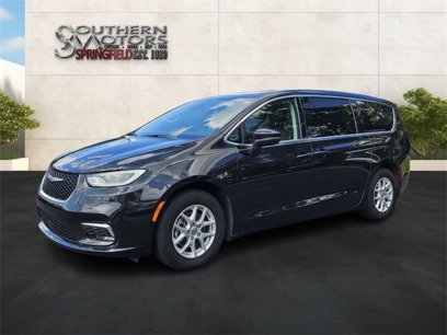 Used 2023 Chrysler Pacifica Touring-L
