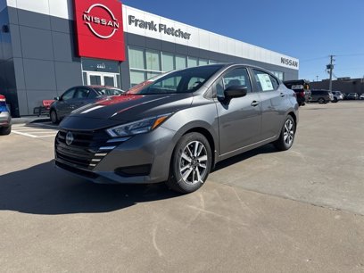 New 2025 Nissan Versa SV w/ Trunk Package