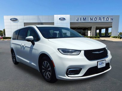 Used 2023 Chrysler Pacifica Touring-L