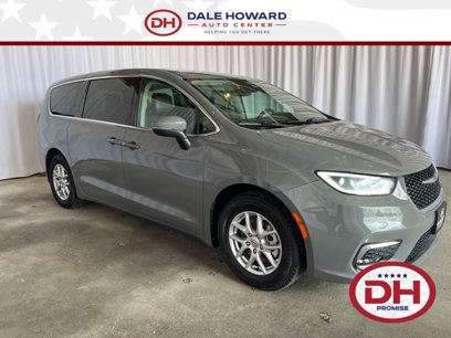 Used 2023 Chrysler Pacifica Touring-L