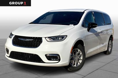 New 2025 Chrysler Pacifica Select