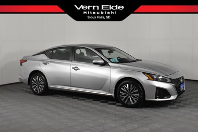 Used 2023 Nissan Altima 2.5 SV w/ SV Premium Package