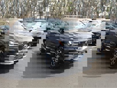 Certified 2022 Volvo XC60 T8 Inscription Expression w/ Advanced Package