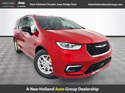 New 2025 Chrysler Pacifica Select
