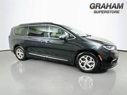 Used 2023 Chrysler Pacifica Limited