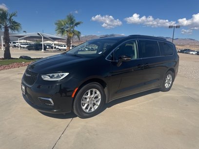 Used 2022 Chrysler Pacifica Touring-L