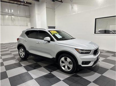 Used 2021 Volvo XC40 T4 Momentum