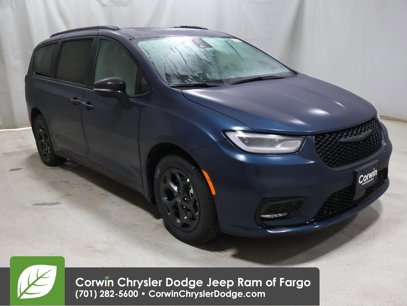 New 2025 Chrysler Pacifica Select