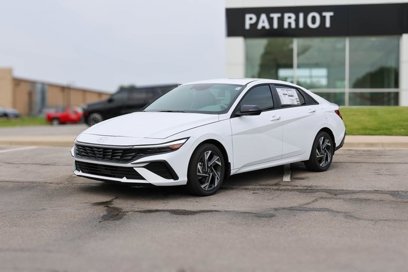 New 2025 Hyundai Elantra SEL