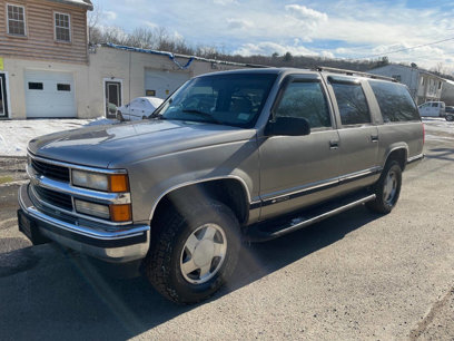 Used 1999 Chevrolet Suburban 4WD w/ Preferred Equipment Group 2