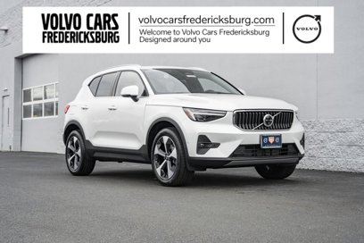 New 2025 Volvo XC40 B5 Plus w/ Protection Package Premier
