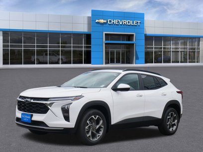 New 2025 Chevrolet Trax LT w/ Sunroof Package
