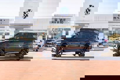 New 2025 Volkswagen Atlas Peak Edition SE