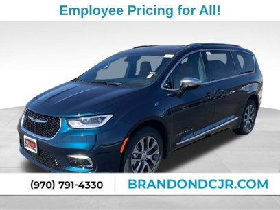 New 2025 Chrysler Pacifica Pinnacle