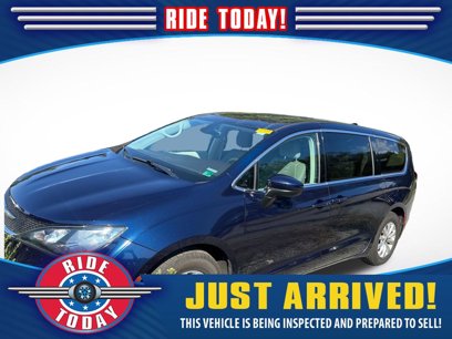 Used 2017 Chrysler Pacifica Touring w/ Tire & Wheel Group