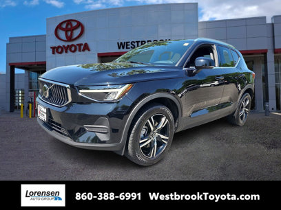 Used 2025 Volvo XC40 B5 Core