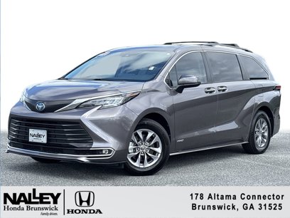Used 2021 Toyota Sienna XLE