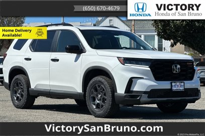 New 2025 Honda Pilot TrailSport