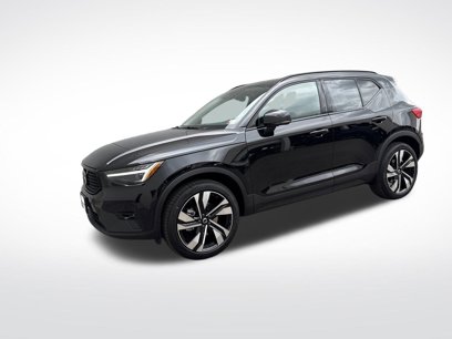 New 2025 Volvo XC40 B5 Ultra w/ Climate Package