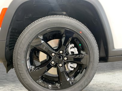 New 2025 Jeep Grand Cherokee L Altitude