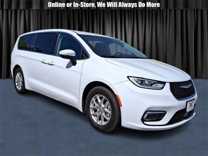 Used 2023 Chrysler Pacifica Touring-L