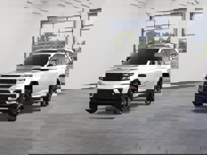 New 2025 Jeep Grand Cherokee Limited w/ Black Appearance Package