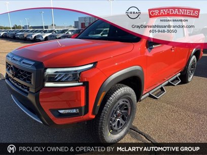 New 2025 Nissan Frontier PRO-4X w/ Pro Convenience Package